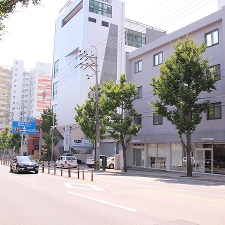 Wood House Hotel Busan Buitenkant foto